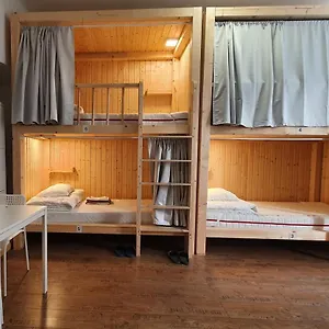 7Brunnen Hostel Beds & Rooms 旅馆